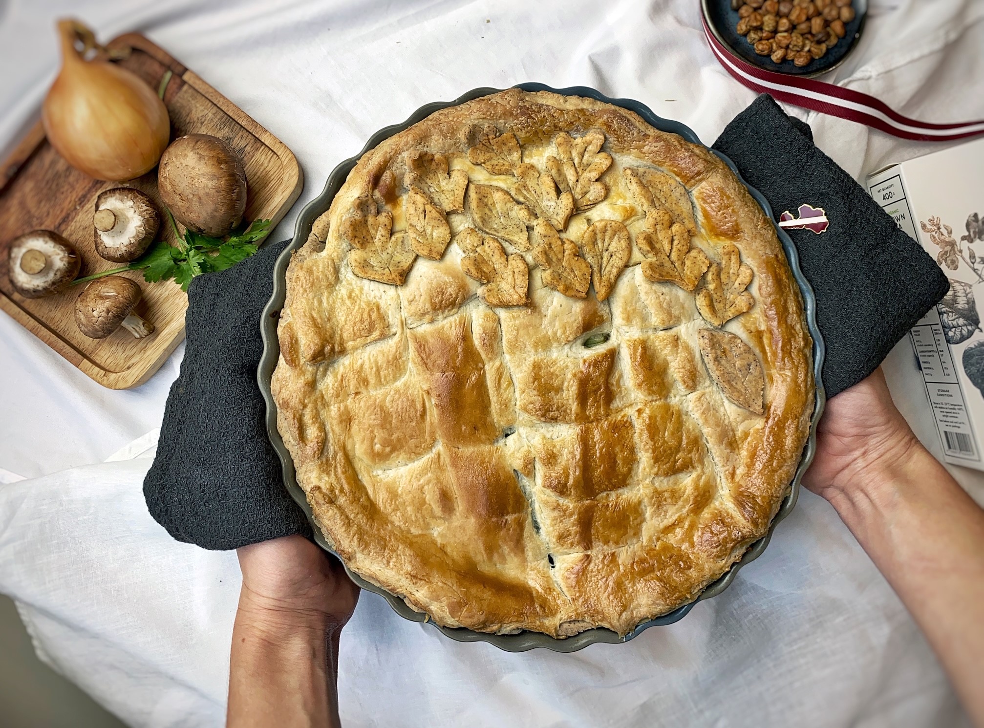 Vegan Porcini mushroom pie with Brown Pea Flour - Jurgensburg 